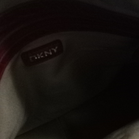 RED DKNY ALLIGATOR PRINT TOTE - Picture 3 of 3